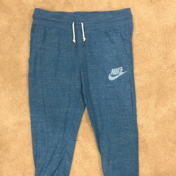 nike vintage crop pants
